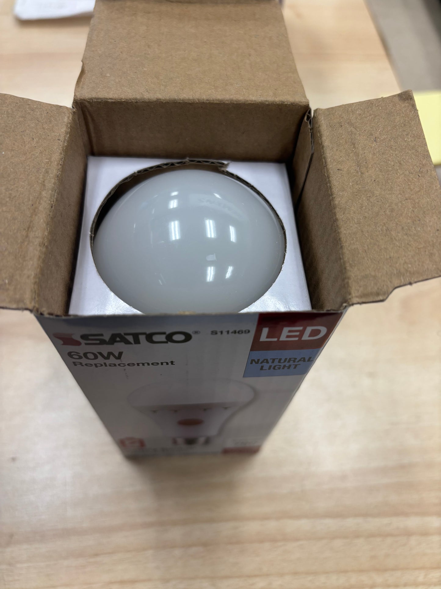 Satco S11469 LED Battery Backup Light Bulb – 9.5W 2700K A19 Emergency Bulb (Up to 5 Hours Runtime)