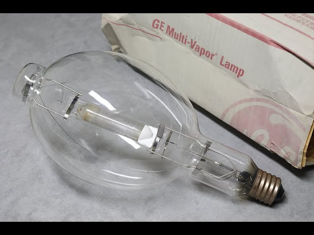 GE 40335 400 W BT28 Multi-Vapor Metal Halide Lamp – Clear Finish, ANSI M59